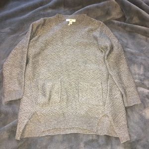 Grey sweater with 3/4 sleeves